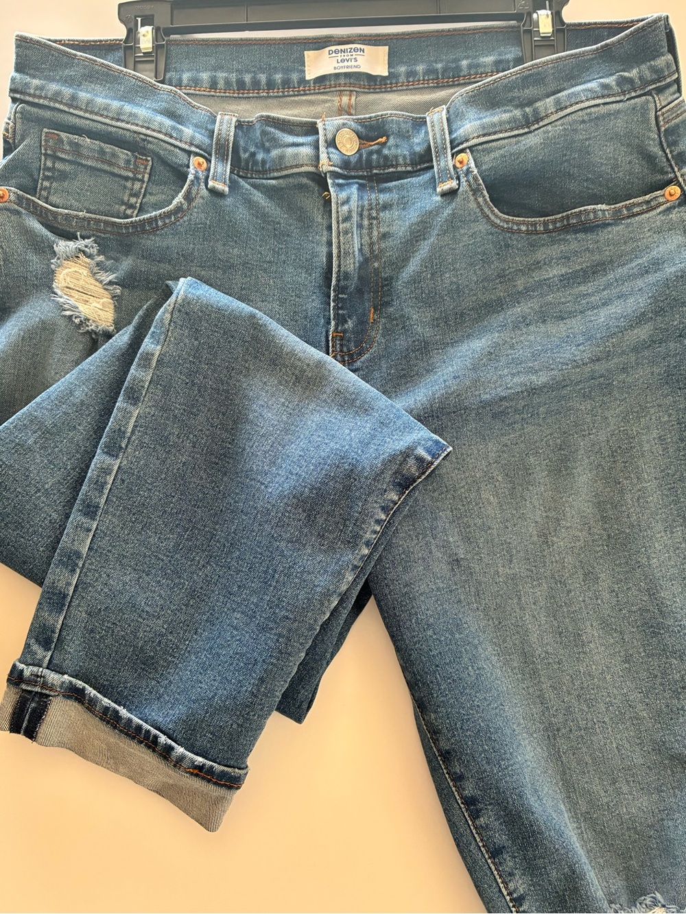Denizen from Levi's Women's Blue Boyfriend Jeans with Distressed size 10
